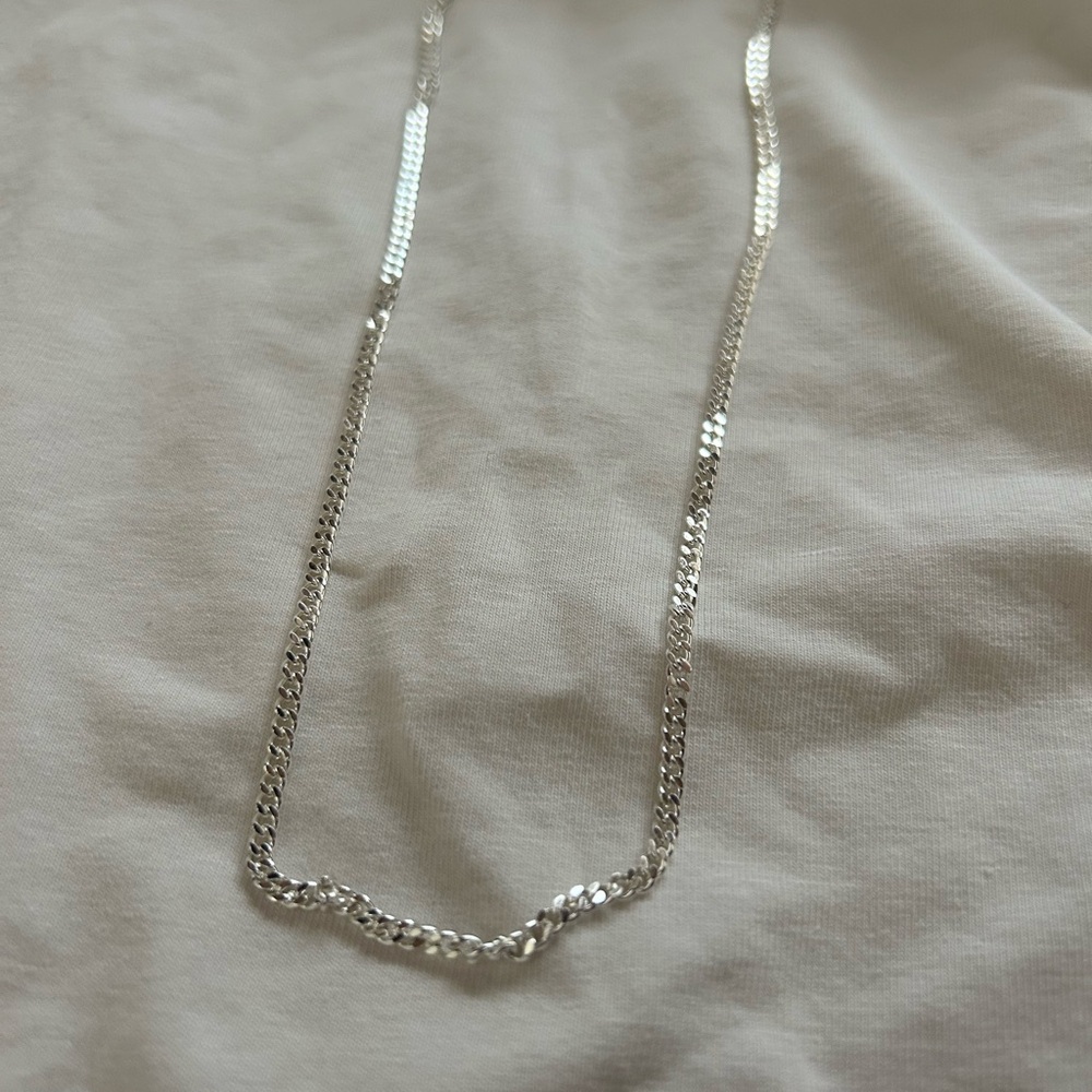 Elegant Silver Chain Necklace